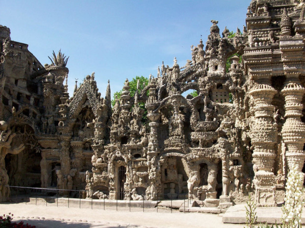 Le Palais Ideal in France (Fiuxy)