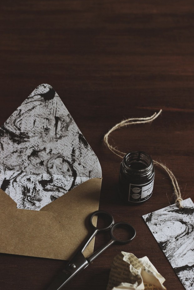 DIY marbled stationary preen