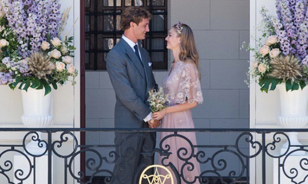 beatrice borromeo pierre casiraghi valentino preen