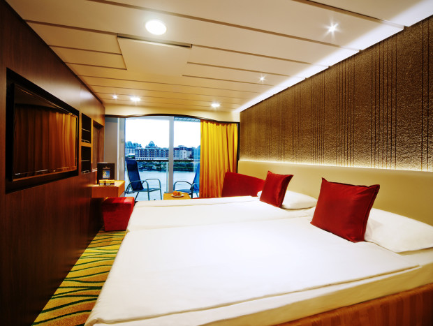 cruise bedroom