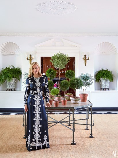 How a Filipino Architect Incorporated Florals in Tory Burch's Home -  