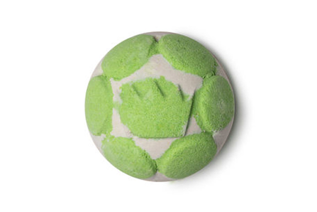 lush coconut bath bomb