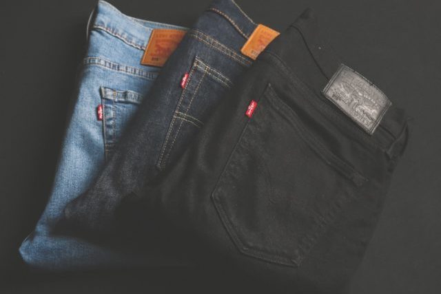 struggle of finding jeans for wide hips