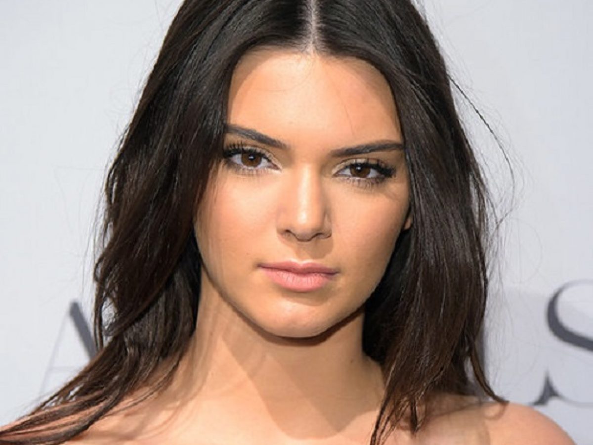 Kendall Jenner Creates an Eyeshadow Palette For Her Newest Makeup Collab -  Preen.ph