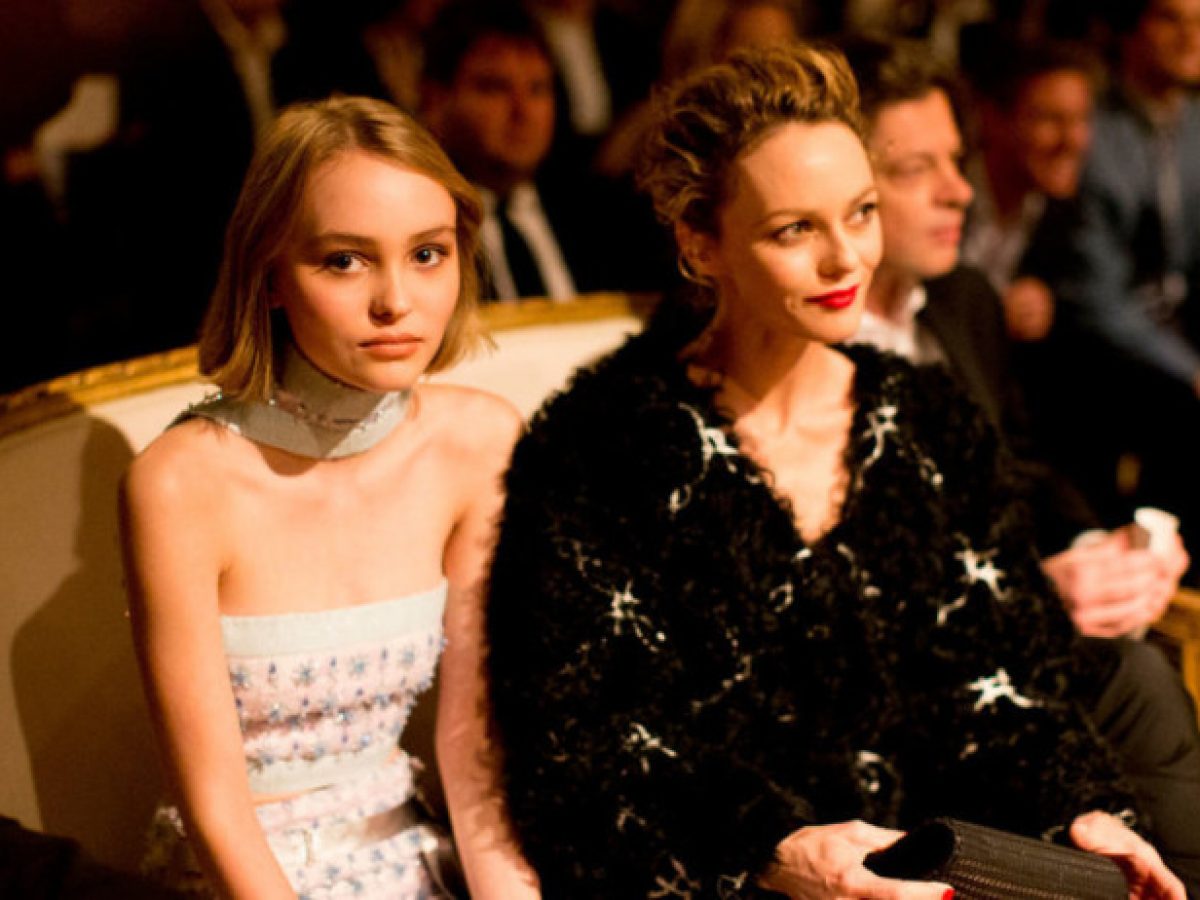 Lily-Rose Depp and Vanessa Paradis Speak Out About Amber Heard's Domestic  Abuse Accusations - Preen.ph