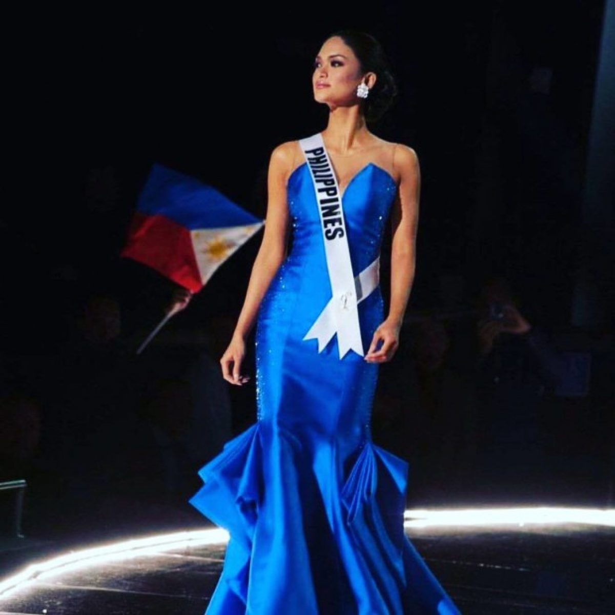 Pia wurtzbach gown 2024 miss universe 2017