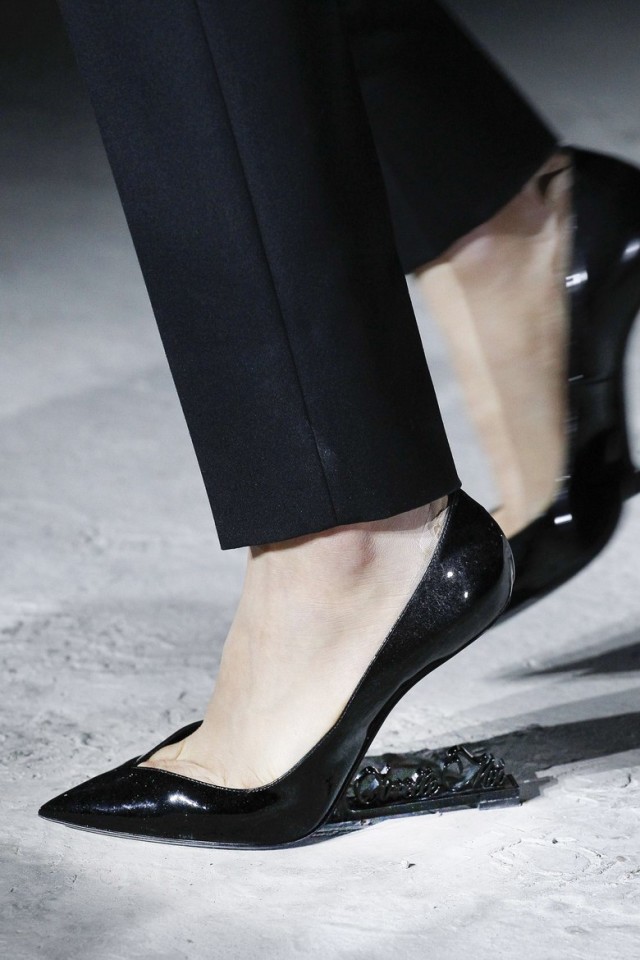 heel less shoes uk