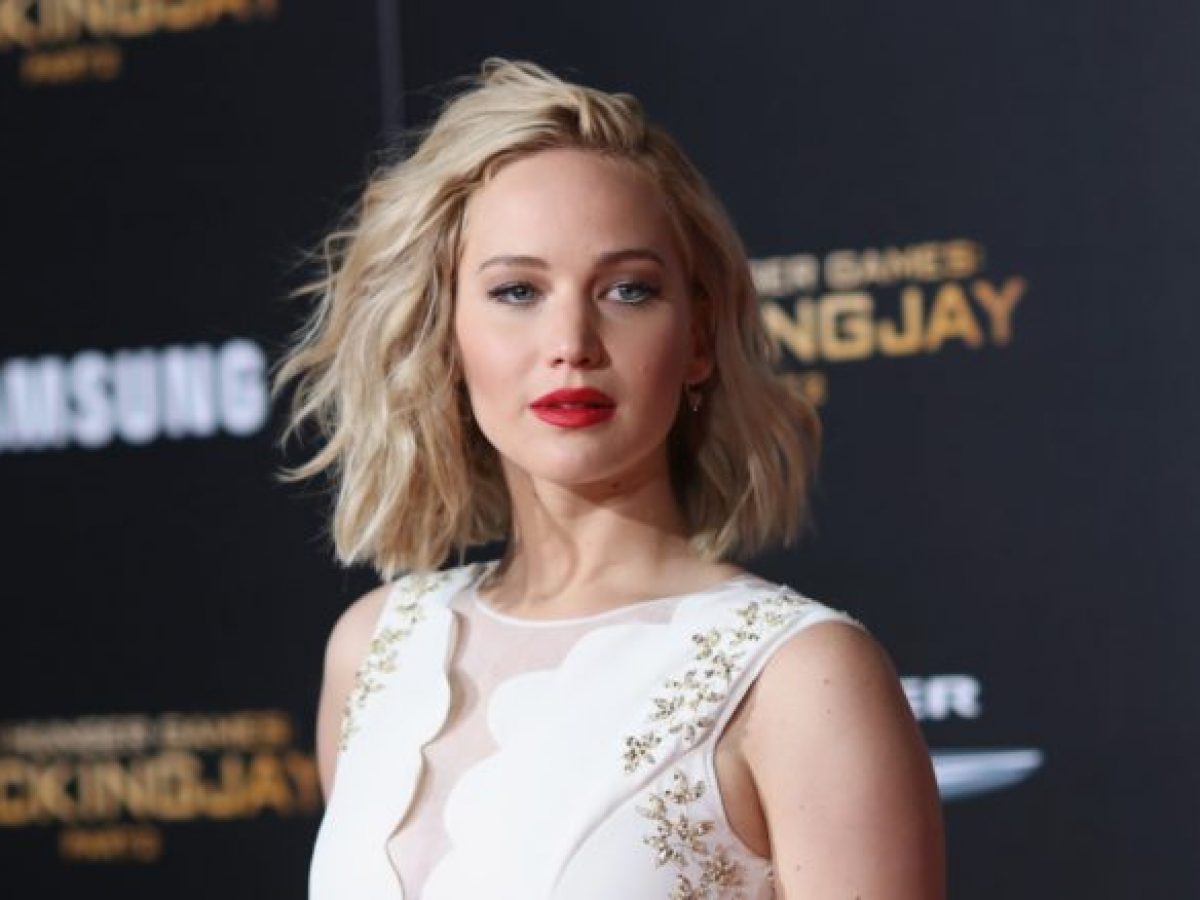 Jennifer Lawrence Nude Getting Fucked - Jennifer Lawrence Opens Up About Standing in a Nude Lineup While Being  Body-Shamed - Preen.ph