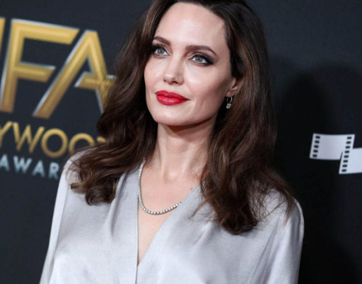 Angelina Jolie makes Instagram debut dressed as Maleficent - Preen.ph