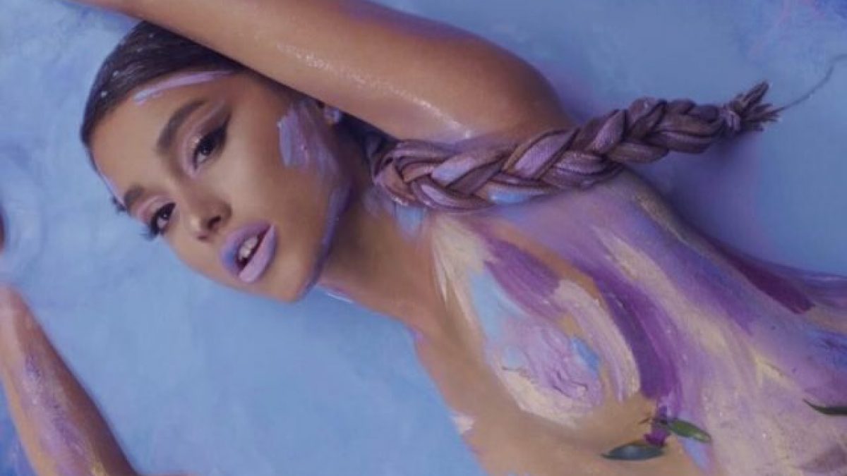 Ariana Grande Pussy In First - Lush made a bath bomb inspired by Ariana Grande's \