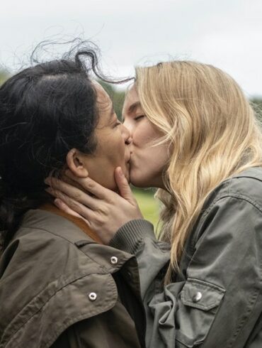 preenph killing eve finale bury gay villanelle